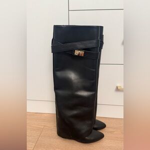 Elegant Black Heeled Boots